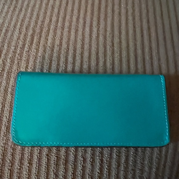 COPY - Isaac Mizrahi wallet - Picture 2 of 3